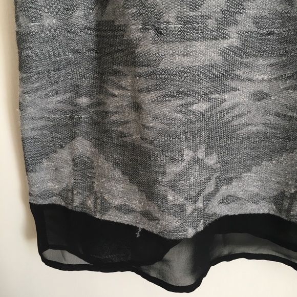 Soprano Tribal Knit Sleeveless Tank Top Large NWT - Picture 3 of 6